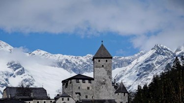 Burg Taufers Die Mittelalterliche Burg Bei Sand In Taufers