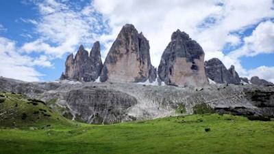 In the immediate vicinity of the graceful Three Peaks of Lavaredo